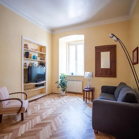 Art & History - Modern Classic Apartment トリエステ