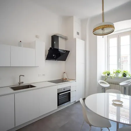 Art & History - Modern Classic Apartment アパート