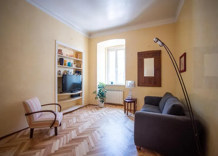 Art & History - New - Modern Classic Trieste