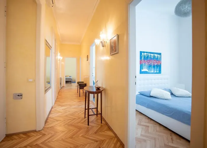 Art & History - New - Modern Classic Apartamento